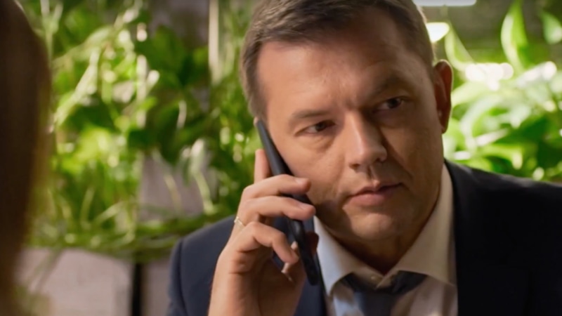 Алексей Фатеев в образе Константина / Фото: Кадр из сериала «Мелодия для двоих»