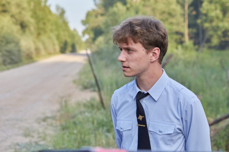 Андрей Гальченко в образе Котова в сериале «Разрешите обратиться» / Фото: Кинориум