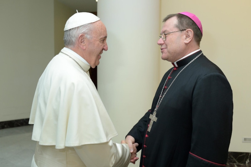 Павел Пецци и Папа Римский