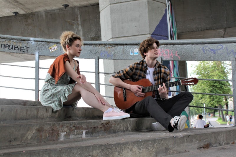 Макаров (Сергей Новосад) и Кузнецова (Анастасия Талызина) в фильме «Я делаю шаг» / Фото: Кинориум