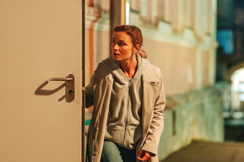 Полина Гагарина в образе Лены в сериале «Красные линии» / Фото: Кинориум