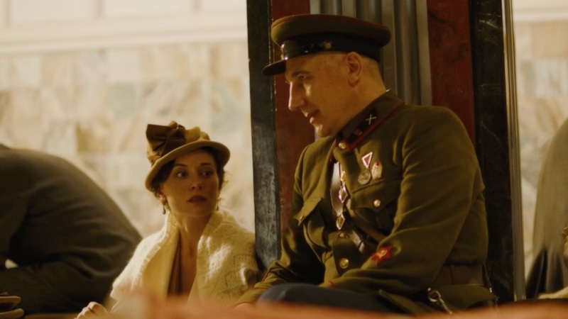 Александр (Сергей Угрюмов) и Инна (Екатерина Олькина) / Фото: Кадр из сериала «По зову сердца»