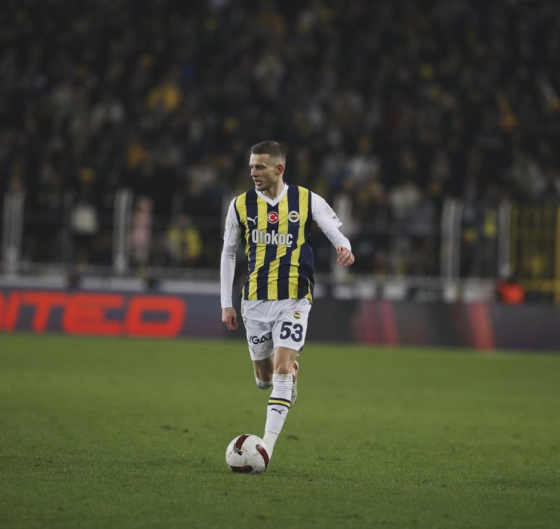 Полузащитник клуба «Фенербахче» Себастьян Шиманьский