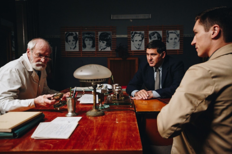 Сухарев (Сергей Пускепалис) и Шмелевский (Сергей Заморев) в сериале «Алекс Лютый» / Фото: Кино Mail.ru Сухарев (Сергей Пускепалис) и Шмелевский (Сергей Заморев) в сериале «Алекс Лютый» / Фото: Кино Mail.ru