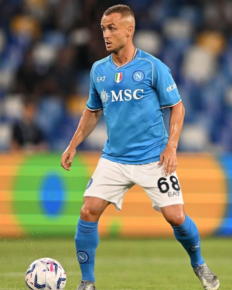 Полузащитник клуба «Наполи» Станислав Лоботка