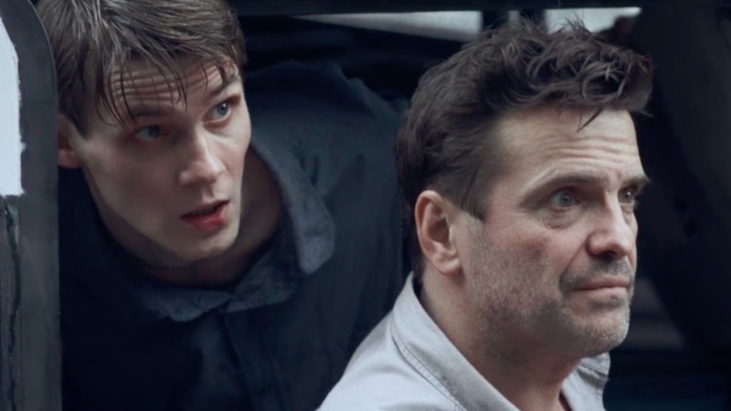 Личкин (Кирилл Краснов) и Федоров (Сергей Астахов) / Фото: Кадр из сериала «Пересуд»