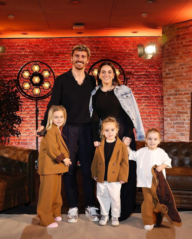 Антуан Гризманн с женой