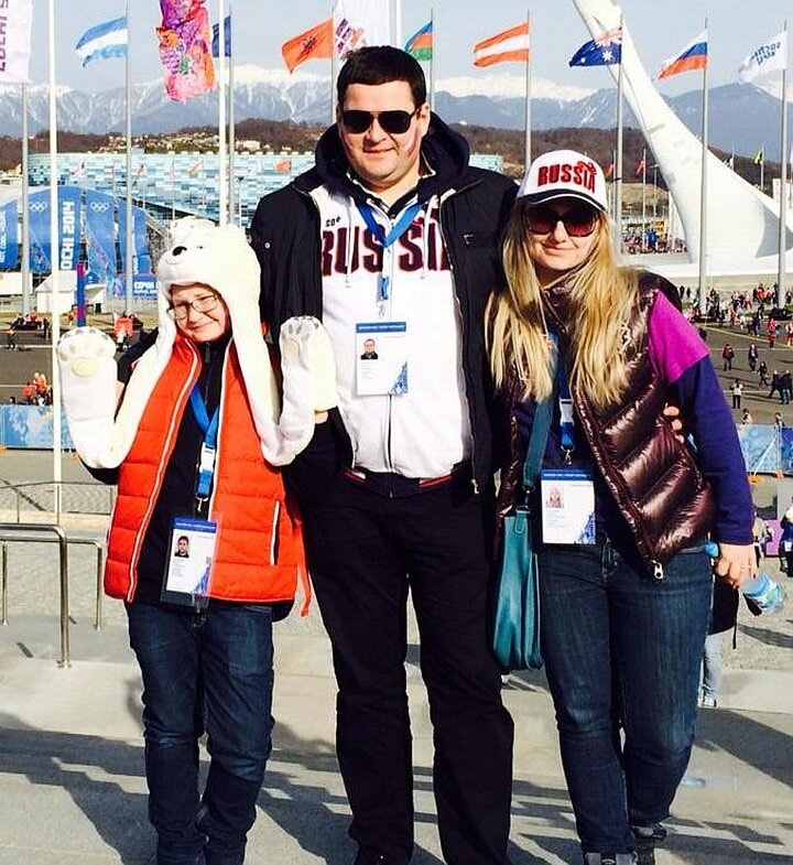 Антон Котяков с женой