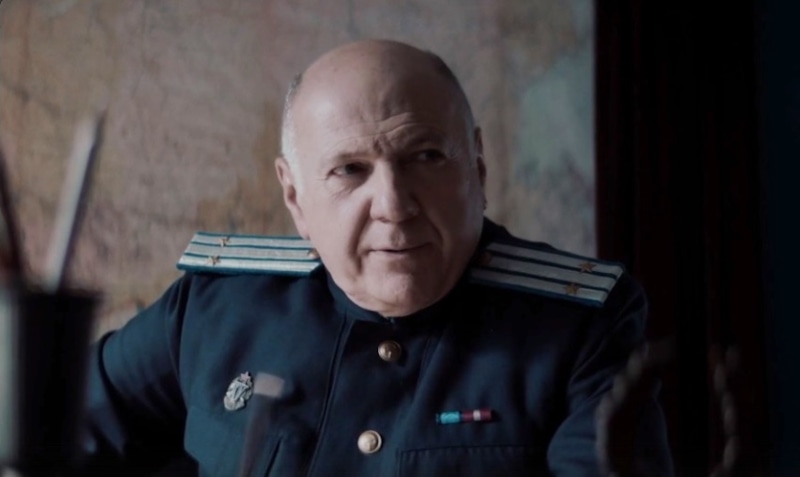 Геннадий Пульнер (Сергей Газаров) в сериале «Художник» Геннадий Пульнер (Сергей Газаров) в сериале «Художник»