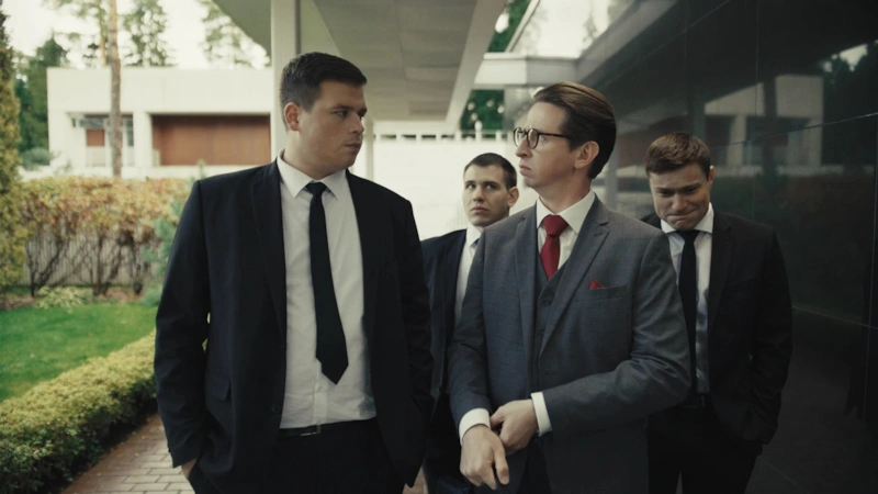 Туча (Егор Овчинников) и Михаил Акрапович (Дмитрий Лысенков) в сериале «Телохранители»