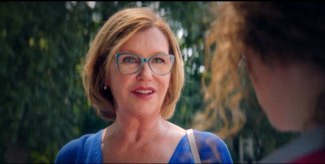 Ирина Розанова в образе Ирины в сериале «Вика-ураган»