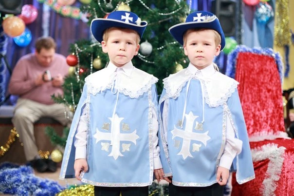 Артем Пенчук и Роман Пенчук в сериале «Воронины»