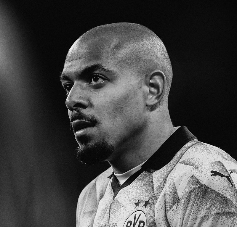 Лысый Дониелл Мален