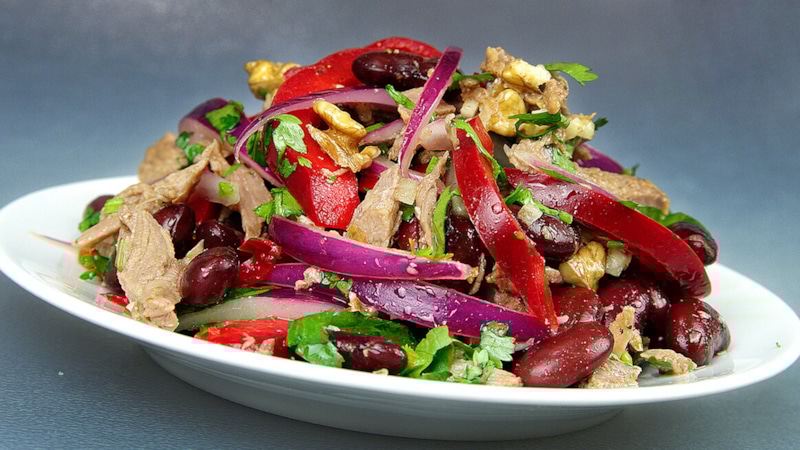 Салат «Тбилиси»: праздничное грузинское блюдо