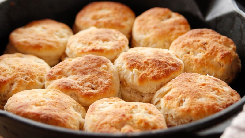 Сконы по-английски: рецепт с чеддером Сконы по-английски: рецепт с чеддером