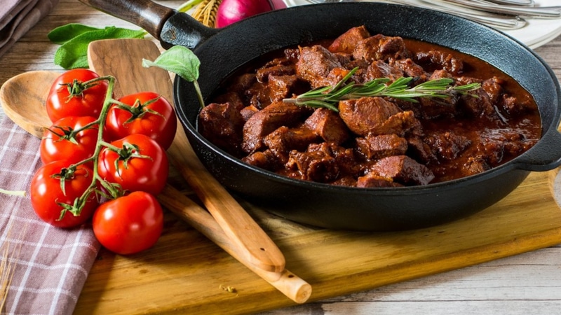 Нежный гуляш из говядины: в духовке Нежный гуляш из говядины: в духовке