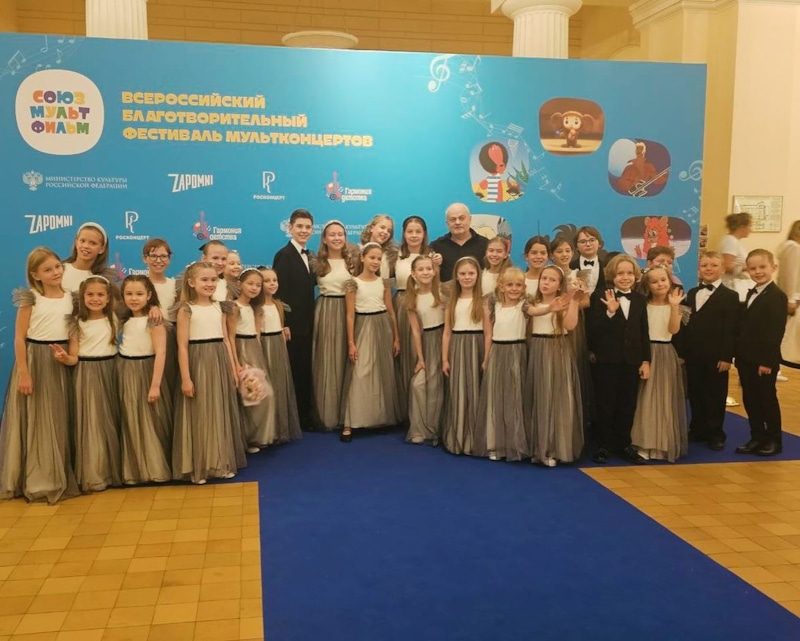 Виолетта Абузярова в хоре «Великан» Виолетта Абузярова в хоре «Великан»