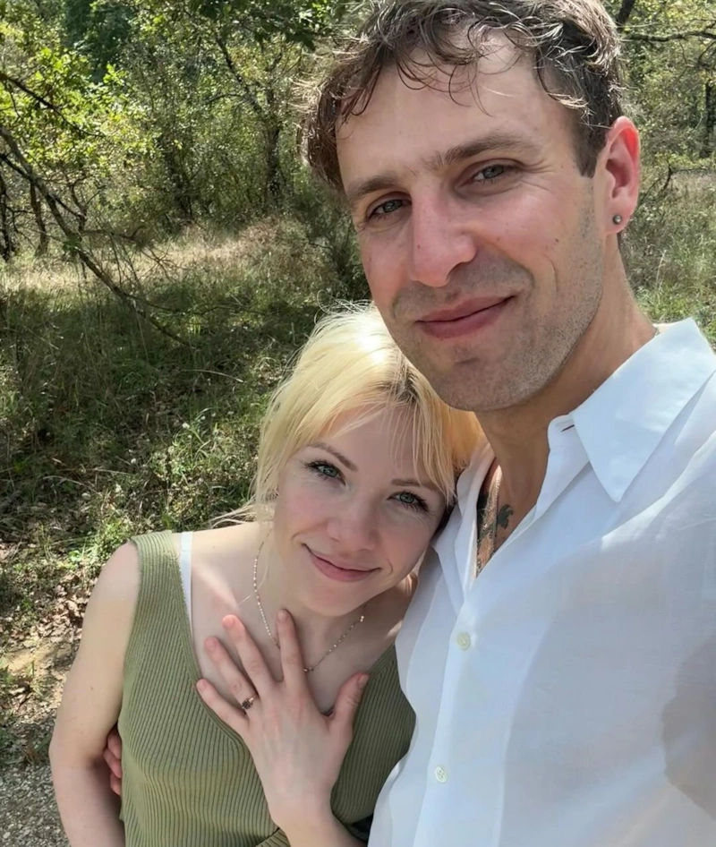 Карли Рэй Джепсен и ее жених