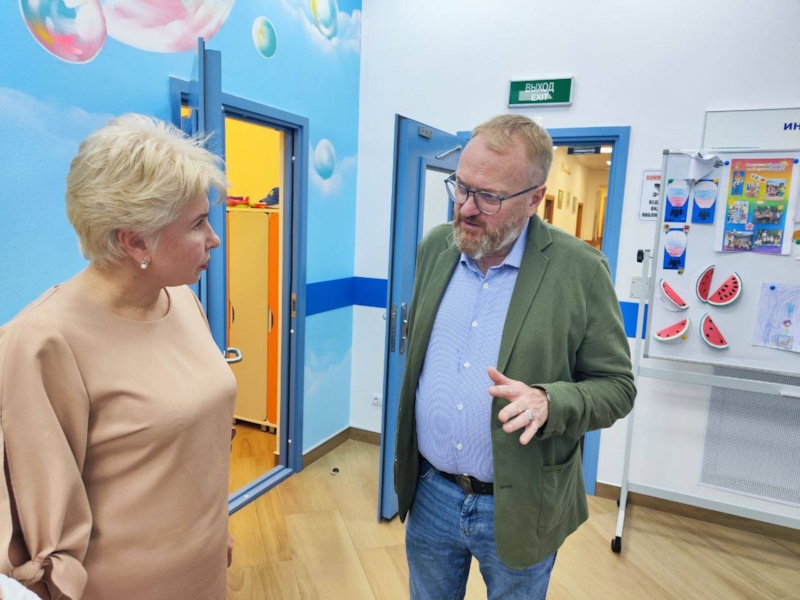 Депутат Госдумы Милонов призвал прятать презервативы