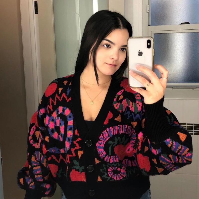 Брианна Хильдебранд с длинными волосами