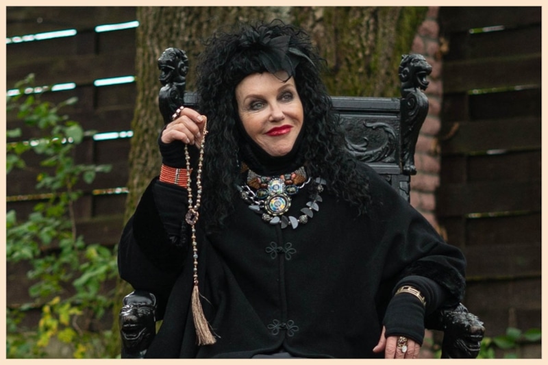 Ирина Розанова в сериале «Лютик и Анютик» Ирина Розанова в сериале «Лютик и Анютик»