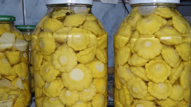 Маринованные патиссоны с морковью и луком: хрустящая закуска на зиму