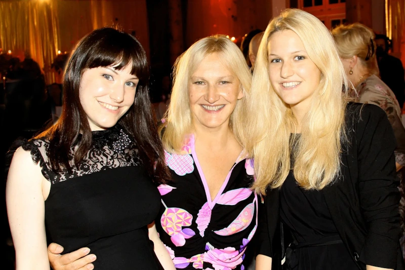 Елена Батурина с детьми