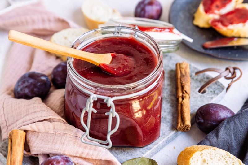 Сливовый соус: пряный вкус зимы