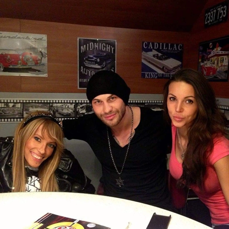 Оксана Самойлова с сестрой