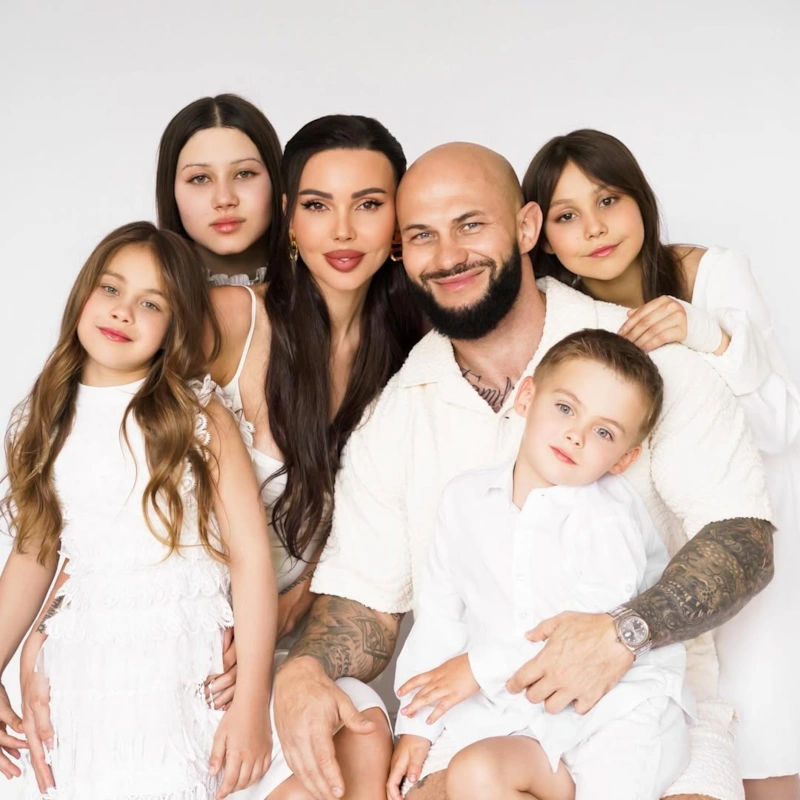 Оксана Самойлова с детьми