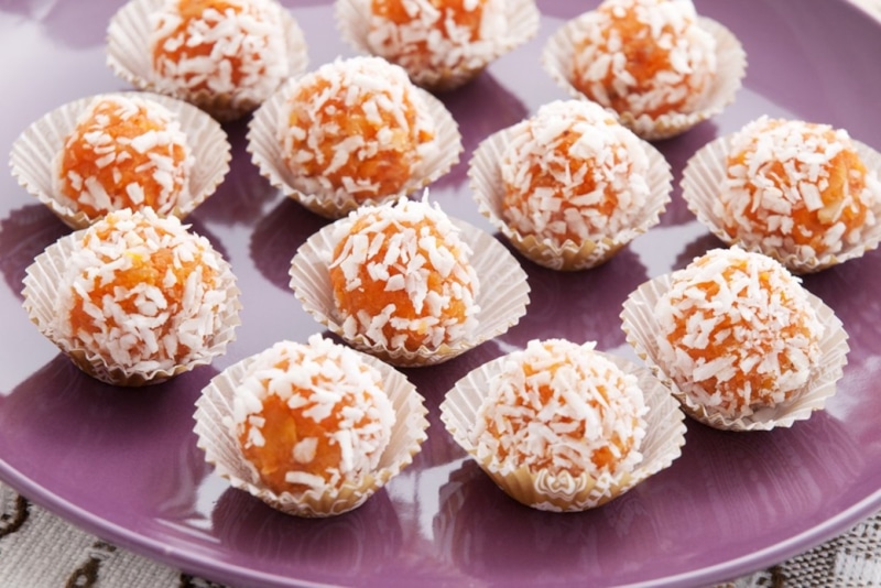 Морковные шарики: сладость без вреда