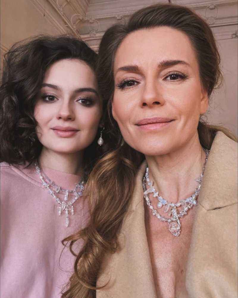 Мария Михалкова-Кончаловская с матерью Любовью Толкалиной Мария Михалкова-Кончаловская с матерью Любовью Толкалиной