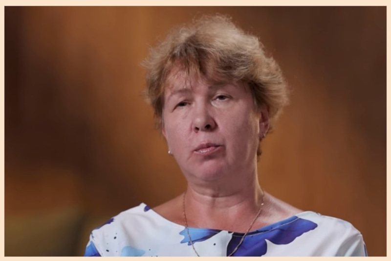 Кадр из шоу «Маменькин сынок»