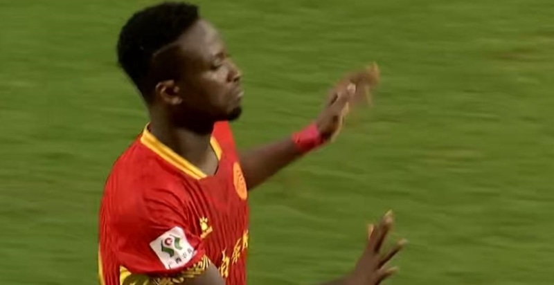 Самуэль Асамоа — полузащитник китайского ФК «Гуанси Пинго»