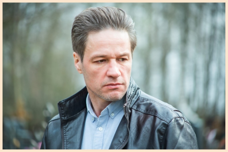 Кадр из сериала «В круге света»