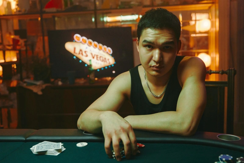 Улан Адамбаев в комедии «Нам покер»