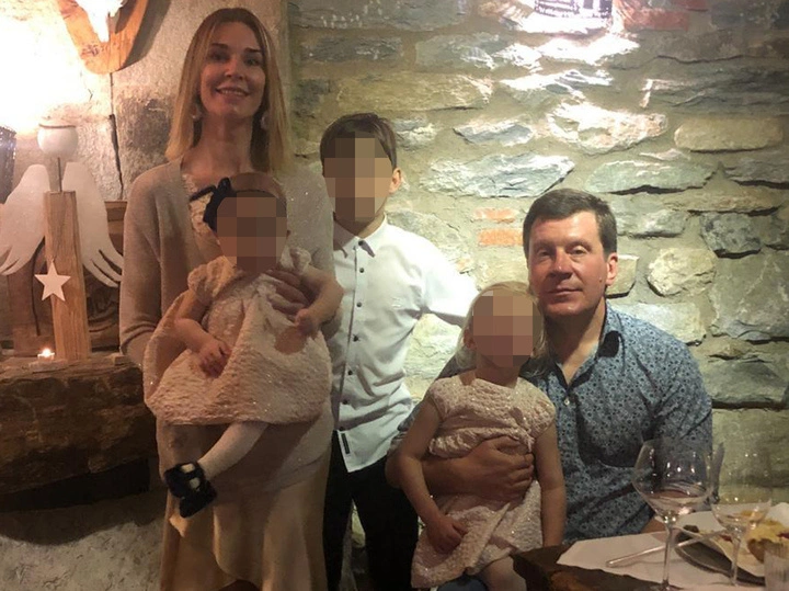 Павел Свирский с детьми