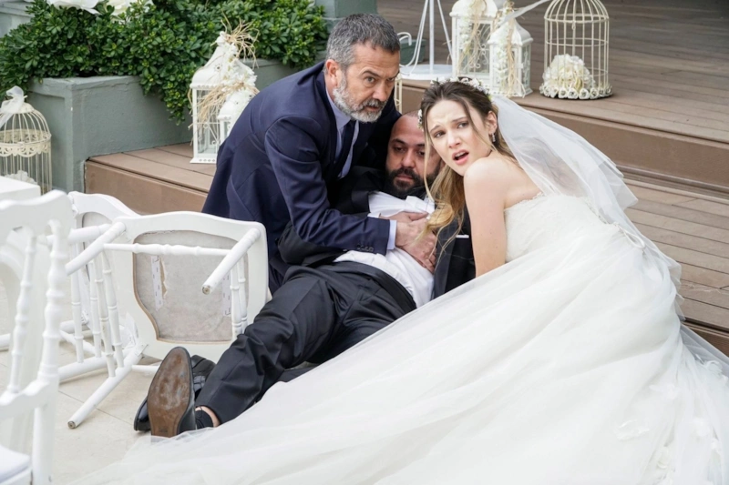 Кадр из сериала «Вдребезги»