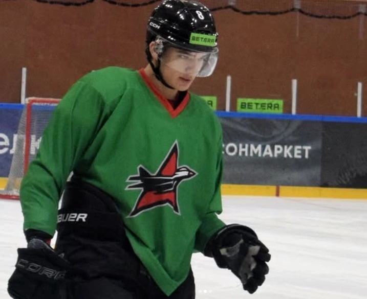 Марк Рудаковский — хоккеист «Авиатора»