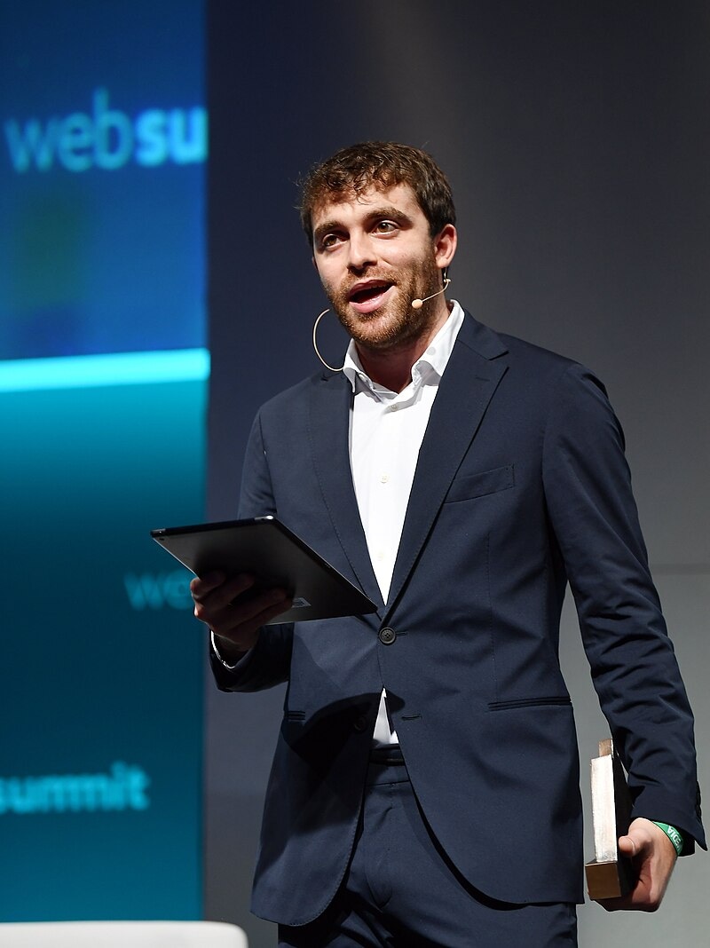 Фабрицио Романо — итальянский спортивный журналист и футбольный инсайдер