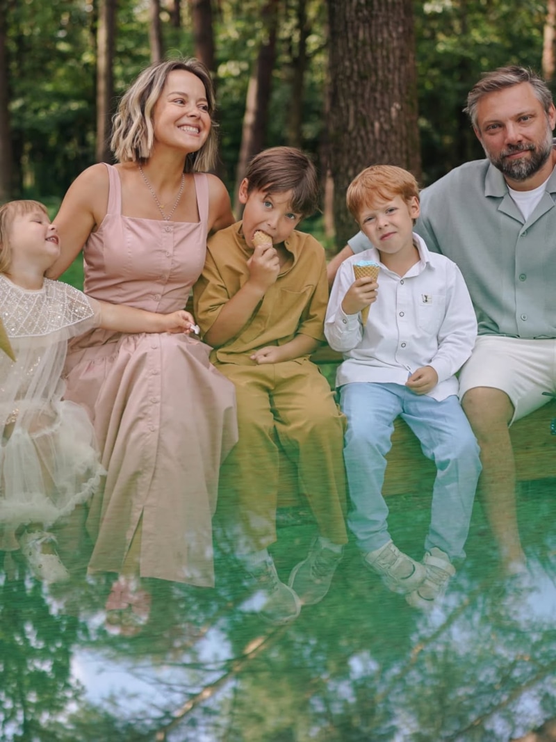 Наталия Медведева с мужем и детьми