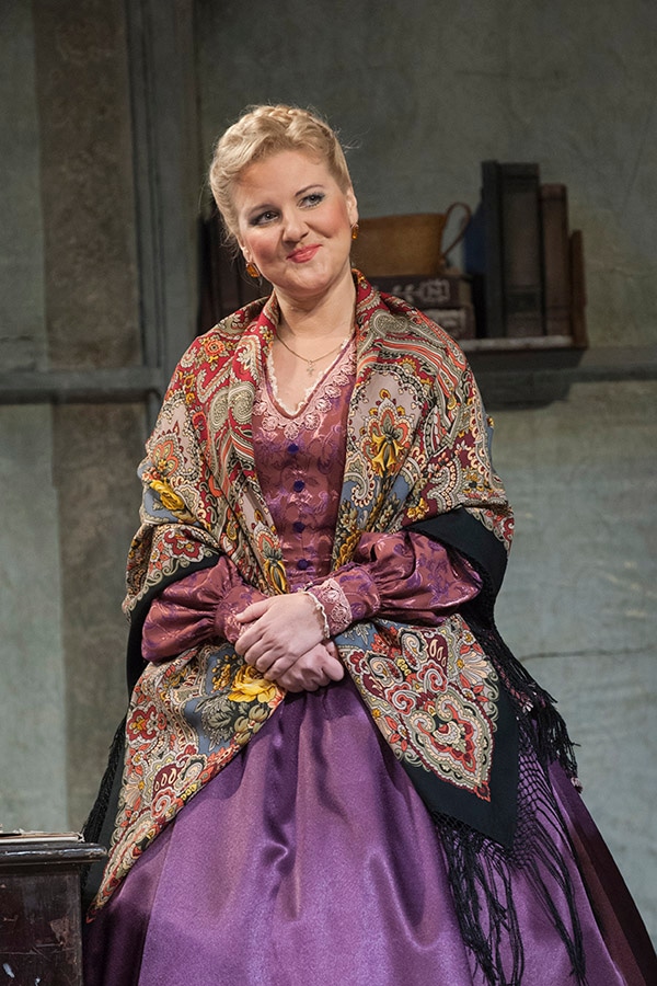 Ольга Жевакина в спектакле «Бедность не порок» Ольга Жевакина в спектакле «Бедность не порок»