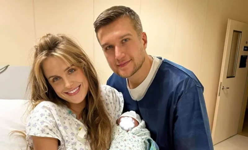 Елена Дудина показала трогательное фото из роддома