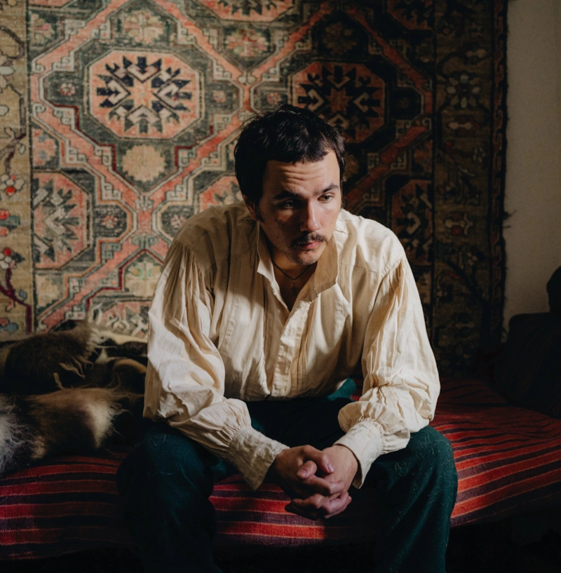 Илья Озолин в роли Михаила Лермонтова