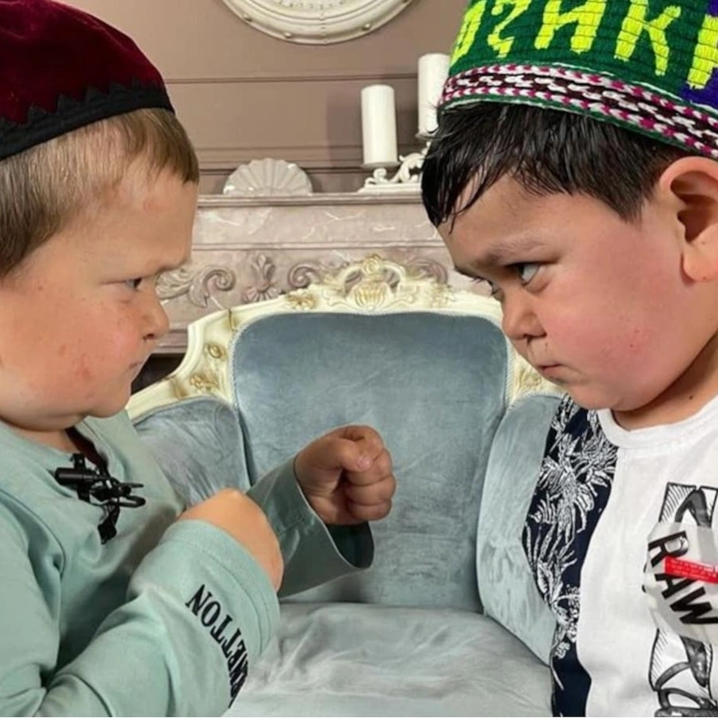 Хасбик и Абдурозик Хасбик и Абдурозик