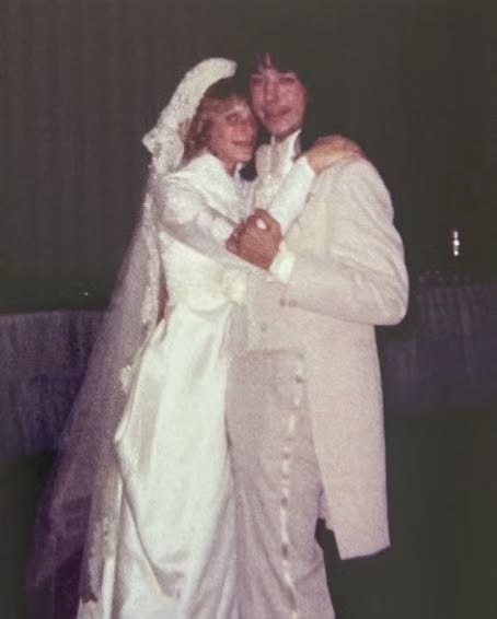 Эйс Фрейли и его жена