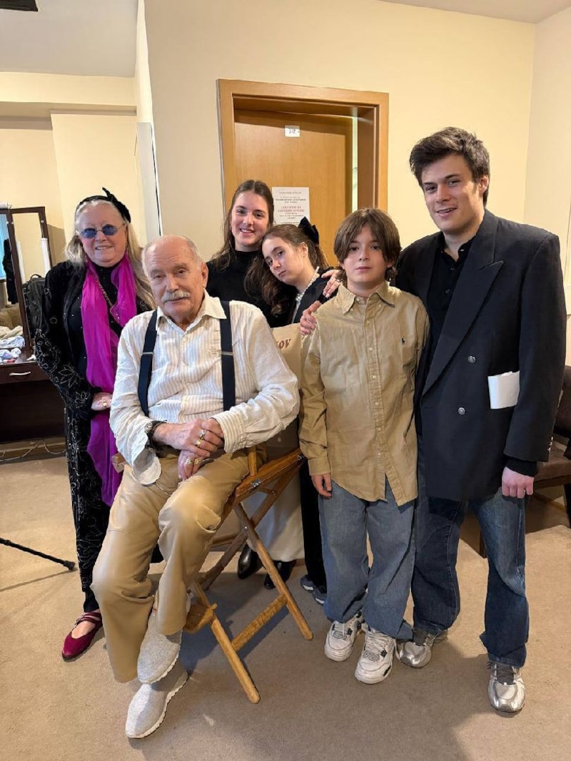 Никита Михалков с внуками Никита Михалков с внуками