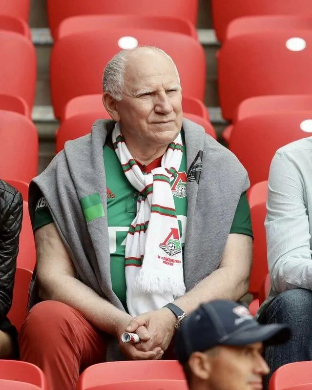 Болельщик «Локомотива» Валерий Баринов Болельщик «Локомотива» Валерий Баринов