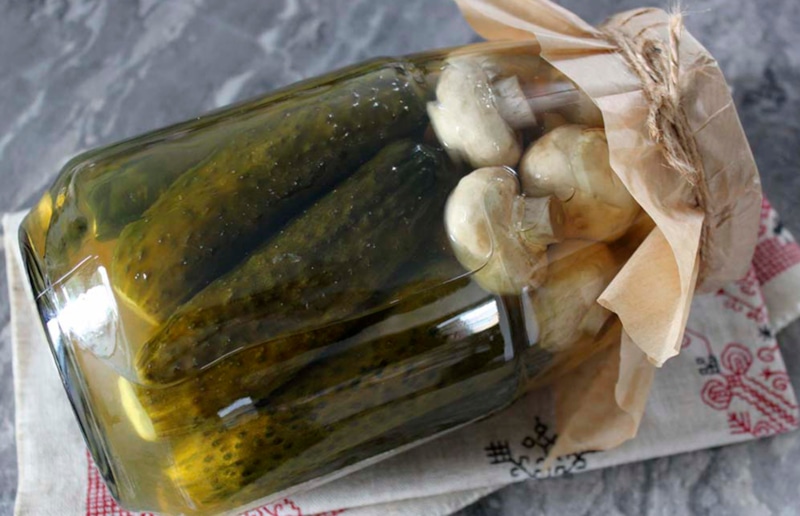 Огурцы с грибами: зимняя закуска