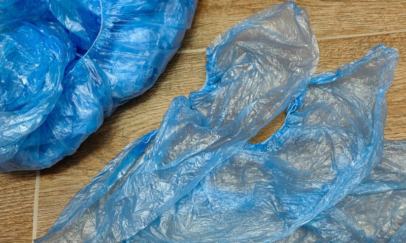 Бахилы в быту: полезные лайфхаки